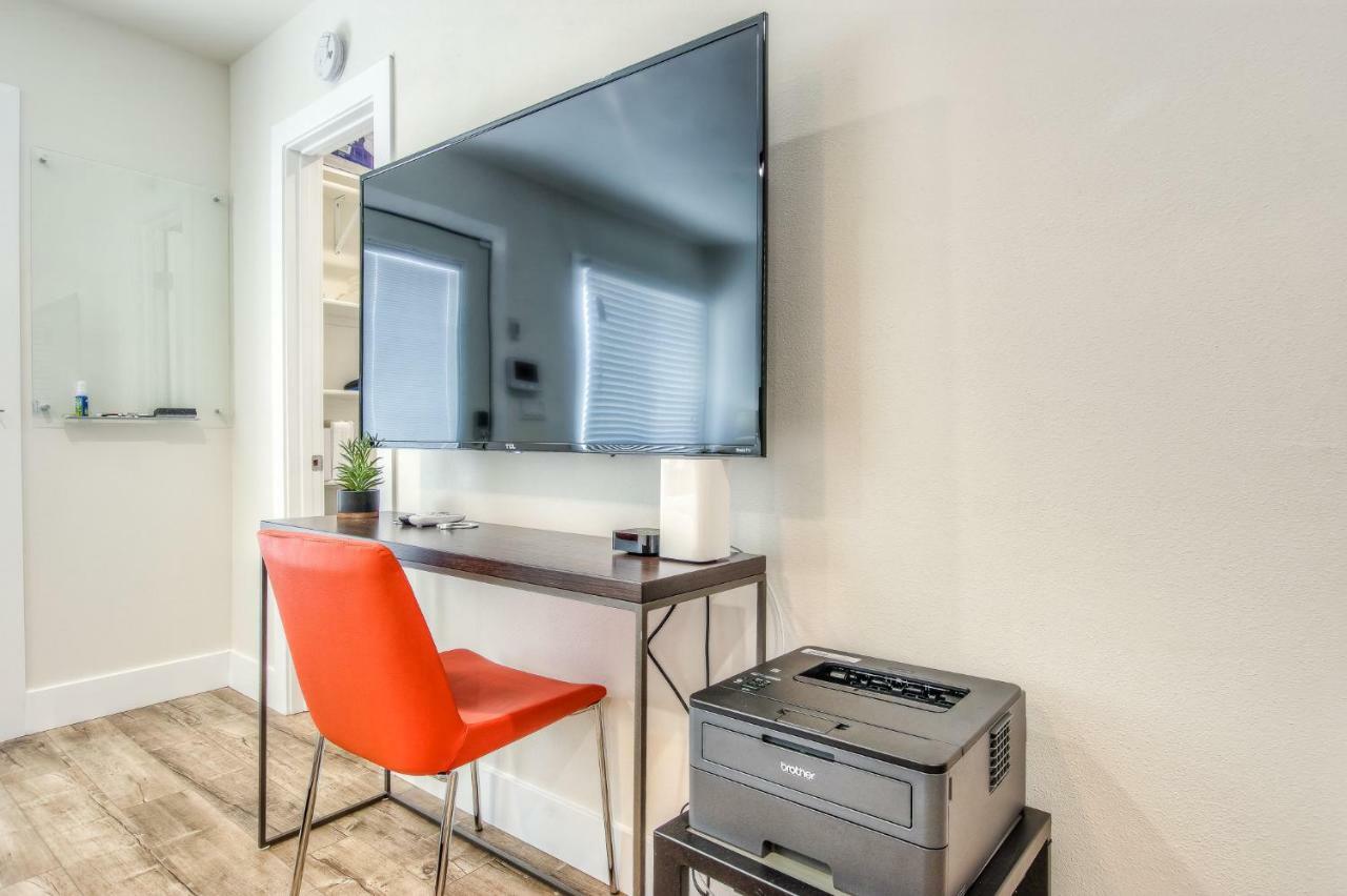 Long Beach Studio Suites מראה חיצוני תמונה