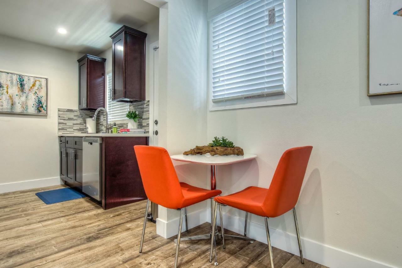 Long Beach Studio Suites מראה חיצוני תמונה